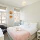 Elegant 2BD Flat with Views Near Barons Court, Londýn - Fotografie 6