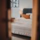JOBOSTAYS - DOWNTOWN Hafen Apartment Oldenburg - Luxusbad - direkt am Hafen - 5 Min zu Fuß Innenstadt und Bahnhof - Aufzug - kostenfreies WLAN - Küche - kontaktfreier Check-In