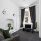 Sleek Canalside Stay in Edinburgh Эдинбург - Фото 6