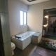 Premium Rooms in spcaious Kanal House Dha Phase 4, Lahore (fotografie 6)