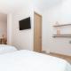 Spacious Apt -Laureles -AC -Smart Lock- WiFi, Медельин - Фото 5