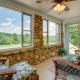 Hike and Explore Mountain-View Escape in Candler, Candler (Foto 3)