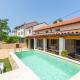 Villa Alina with Pool, Savudrija