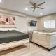 4 Mi to Hollywood Mid-Wilshire Studio with Patio!, Los Angeles - Foto 4