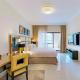 Spacious & Elegant 2BR Retreat - Business Bay, Dubaï - Photo 8