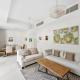 Elegant 3BR Villa with Access to Pool & Gym, Dubaï - Photo 1