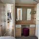 Stunning 2 Bed Caravan on the Lake Front, Gloucestershire (zdjęcie 4)
