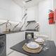 Studio in Business Bay Sleeps 3 with Private Hot Tub, Dubaï - Photo 8