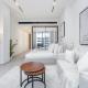 Studio in Business Bay Sleeps 3 with Private Hot Tub, Dubaï - Photo 9