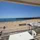 Apartment facing the large beach