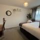 4 Bed House - Free Parking - 8 min LGW Airport Crawley - Foto 9