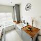 Bright 2-bed Flat - 1 Min To Enfield Lock Station! - Foto 6