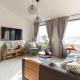 Youthful 3BR Flat with Balcony and Hobby Game Board, Båstad (foto 10)