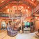 Lakeside Cabin - 2 Fireplaces-Hot Tub-Game Room, Swiss (zdjęcie 8)