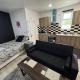 Self-Contained Studio with kitchen & bathroom - Warm Welcome Inn , Stirchley Birmingham - Foto 3