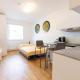 2BR Getaway w Balcony & Fast WiFi, Near Tram, Vienna - Foto 1