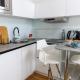 Private 1BR Value Stay w Kitchenette and Walk to Tram, Wien - Foto 2