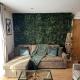 Velvet Leaf Retreat - 2 Bedrooms, 3 Beds, Ensuites, Park Views, Free Parking, Leeds