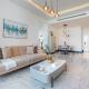 Spacious Balcony with Private Jacuzzi and Stunning Views, Easy Public Transport Access, Terraces Marasi Drive, Business Bay by Deluxe Holiday Homes, Dubaj - Fotografie 10