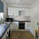 Smart self-contained Marina flat close to beach, Swansea - Foto 4