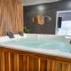 6 bedroom and Jacuzzi 1 block from LLeras P6, Medellín - Foto 4