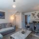 Walk to Liverpool Airport - Luxury Stay with EV Charge - Fast WiFi, Liverpool