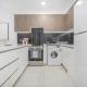 JVC Apartment Sleeps 2 with Pool & Gym, Dubaj - Fotografie 10