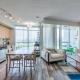 Chic 1BR plus Den Condo with Fast WiFi and Free Parking Toronto - Fotografie 1