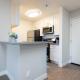 Stylish 2BR Apt with Rooftop Pool & Hollywood Views, Los Angeles - Foto 7