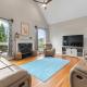 Leeloo's on the Lake - Sleeps 12, Lexington