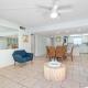 2BR Sleeps 6 Poolfront BBQ Steps to Beach & Pier, Cocoa Beach - Fotografie 1