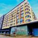 Modern 2 Bed Flat with parking Next to Basildon Station, Laindon (photo 3)