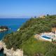 Beachfront Villa Seasun by PosarelliVillas, Agios Spyridon Corfu (fotografie 8)