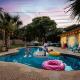 Pool! Games! Dogs! Space! San Antonio - Foto 6