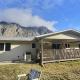 Spacious Getaway Two Homes on a Tranquil Vineyard Ideal for Large Groups, Keremeos (zdjęcie 2)
