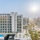 Peaceful 1BR with Community View, Quick Downtown and Golf Club Access, Azizi Riviera 34, Al Merkadh by Deluxe Holiday Homes, Dubaï - Photo 4
