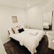 2 bedroom flat in Putney by the River, London - Foto 1