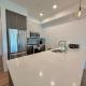 Westwood Penthouse 3 Bedroom 2 Bath w Gym, Balcony, Parking, Los Angeles - Foto 9
