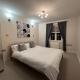 Spacious 3 Bed Apartment in Central Romford just 5 mins to Elizabeth Line for Families Friends and Contractors, Romford - Fotografie 4