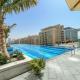 Steps from Nakheel Mall and Monorail Station, Near Beach Clubs ,15 Mins to Downtown and Marina, The Palm Tower, Palm Jumeirah by Deluxe Holiday Homes, Dubaï - Photo 3