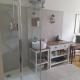Newly Refurbished Self-contained Cosy Room, Praga - Foto 7