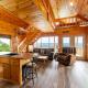 Eagles Nest Cabin with a private hot tub