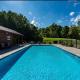 WOW, that View! NEW Luxury Cabin - Hot Tub - Pool Access - Game Room, Sevierville - Foto 6