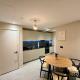 Elegant 2-Bed 2-Bath Apt in Manchester with Balcony, Manchester - Photo 7