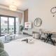 Business Bay for 2 people with Private Balcony, Dubai - Photo 1