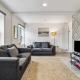 Shoreditch Skyline Spacious 1BHK, London - Photo 1