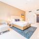 City View Studio on High Floor, Steps from Metro, Beside Water Canal, Quick Downtown Access, The Cosmopolitan, Business Bay by Deluxe Holiday Homes, Dubai - Foto 1