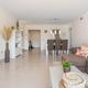 Ultimate Rentals - Modern Apartment with Sunny Terrace & Shared Pool, Estepona - Fotografie 10