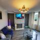 Entire home in Leeds, Free WiFi, 3 Car Parking