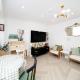Newly Refurbished Two Bedroom Garden Flat - Sleeps 6, Londres - Photo 8